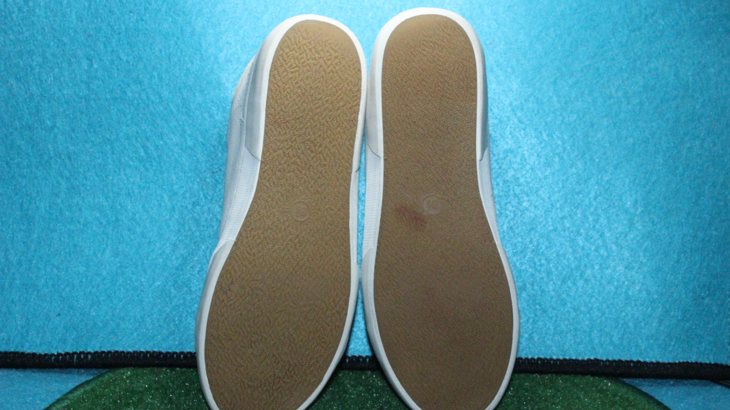 Target a new day Original Trainer | Size 41.0 | Preloved