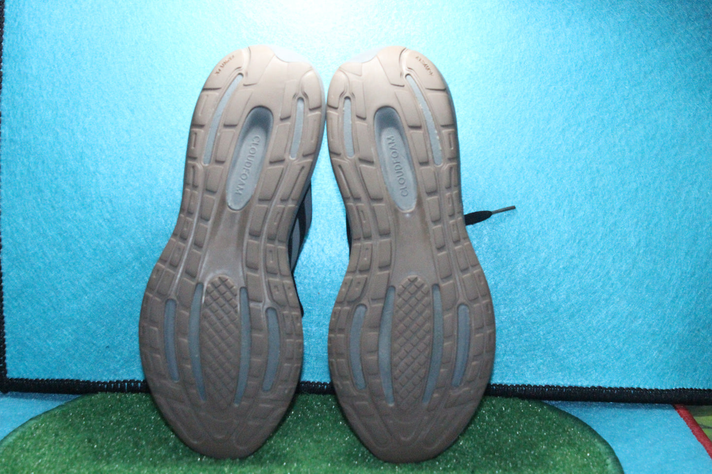 Adidas Cloud Foam | Size 42.0 | Preloved