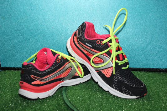 Kalenji Ekiden Original Trainer | Size 39.0 | Preloved